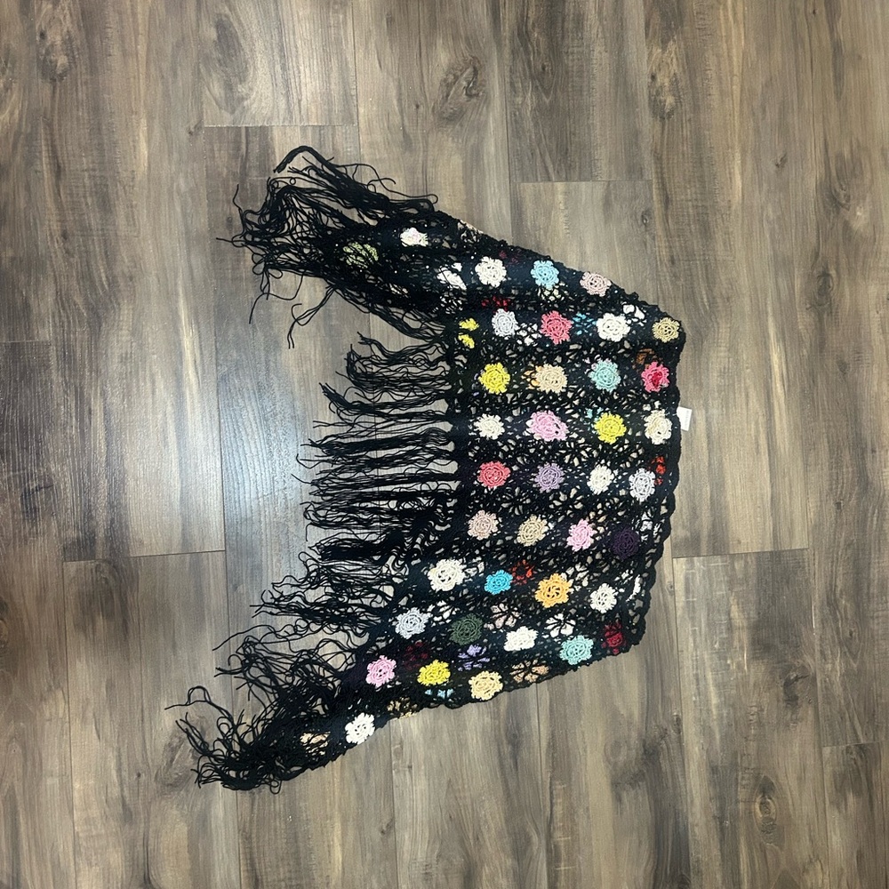 Floral Vintage Fringe Poncho - Picture 4 of 5